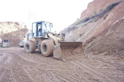 Turgutlu&rsquo;da şiddetli yağış toprak kaymasına neden oldu
