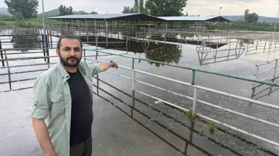 Turhal&rsquo;da hayvan pazarı sular altında kaldı

