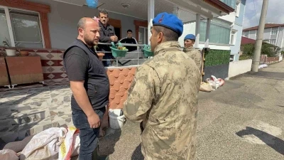 Turhal&rsquo;da taşkın alarmı, jandarma ev ev gezip uyardı
