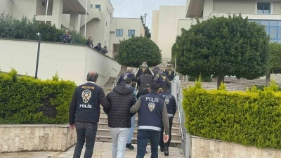 Turistleri hedef alan dolandırıcılık ş&uuml;phelileri adliyeye sevk edildi

