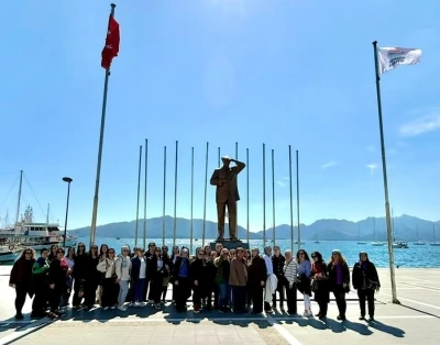 Turizmci Menemencioğlu ve G&ouml;kten&rsquo;den  Aydınlı kadınlara jest
