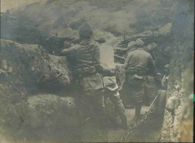 Türk askerleri, Çanakkale cephesinde düşmanla burun buruna siper kazdı
