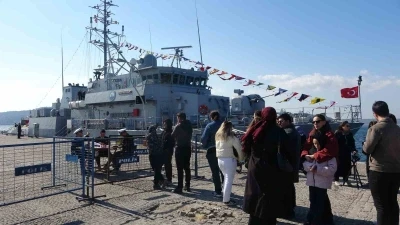 T&uuml;rk donanmasının gururu olan savaş gemileri ziyarete a&ccedil;ıldı
