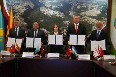 T&uuml;rk D&uuml;nyası Şehircilik Zirvesi&rsquo;nde sonu&ccedil; bildirgesi OM&Uuml;&rsquo;de imzalandı
