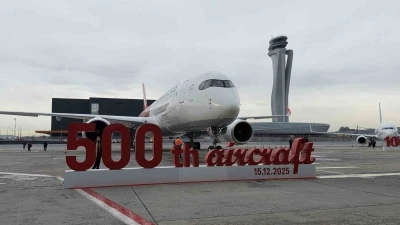 T&uuml;rk Hava Yolları 100 bin &ccedil;alışanının fotoğrafıyla giydirdiği 500. u&ccedil;ağını tanıttı
