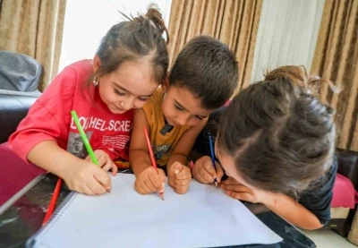 Türk Kızılay’dan deprem bölgesindeki 7 bin 107 öğrenciye yardım eli
