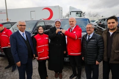 T&uuml;rk Kızılay Karab&uuml;k Şubesi&rsquo;ne yeni hizmet aracı
