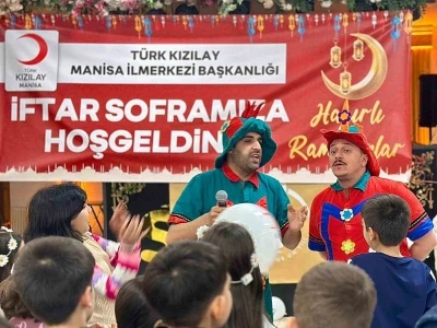 T&uuml;rk Kızılay Manisa&rsquo;dan, yetimler i&ccedil;in &ouml;zel iftar
