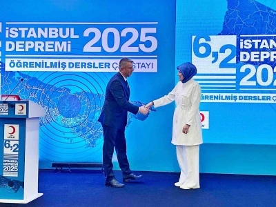 Türk Kızılay Manisa İl Başkanı Gürsel’e teşekkür belgesi
