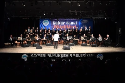 T&uuml;rk Sanat M&uuml;ziği konseri Kayserililerden b&uuml;y&uuml;k ilgi g&ouml;rd&uuml;
