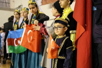T&uuml;rk ve Azeri kardeşler 23 Nisan coşkusunu &Ccedil;ameli&rsquo;nde birlikte yaşadı
