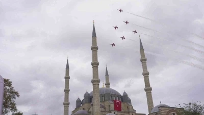 Türk Yıldızları Edirne’de nefes kesti

