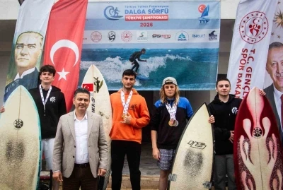 T&uuml;rkiye Dalga S&ouml;rf&uuml; Şampiyonası Samandağ&rsquo;da tamamlandı
