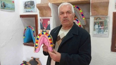 T&uuml;rkiye&rsquo;de azalan eşek sayısına &ouml;d&uuml;ll&uuml; semerciden yorum: "Ne semer yapacak eşek kaldı ne de usta"

