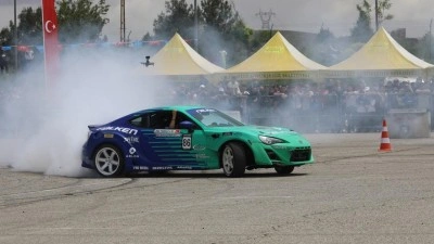 T&uuml;rkiye'de bir ilk! Drift tutkunları Gaziantep'te buluştu