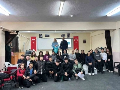 T&uuml;rkiye Gen&ccedil;lik Vakfı&rsquo;ndan ortaokul &ouml;ğrencilerine &ouml;d&uuml;ll&uuml; yarışma
