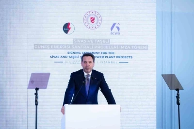 T&uuml;rkiye ile Suudi Arabistan arasında 2 milyar dolarlık GES yatırımı i&ccedil;in imzalar atıldı

