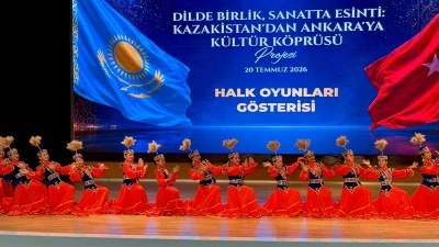 T&uuml;rkiye-Kazakistan dostluğu halk oyunlarıyla sahneye taşındı
