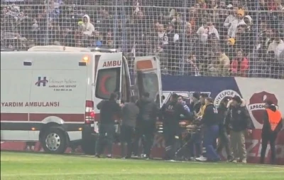 T&uuml;rkiye Kupası ma&ccedil;ı &ouml;ncesi bir taraftar trib&uuml;nden d&uuml;şt&uuml;
