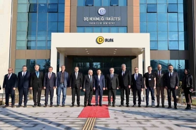 T&uuml;rkiye&rsquo;nin en b&uuml;y&uuml;k diş hastanesi ilk hastalarını aldı
