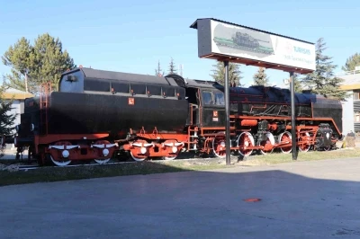 T&uuml;rkiye&rsquo;nin ilk yerli lokomotifi &rsquo;Bozkurt&rsquo;, tarihe ışık tutuyor
