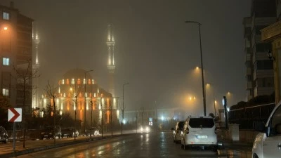 T&uuml;rkiye&rsquo;ye yağmur, kar ve fırtına aynı anda geliyor! Meteoroloji il il uyardı
