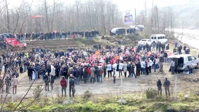 T&uuml;rk&uuml;lere konu olan Gelevera Deresi kenarına yapılması planlanan &ccedil;&ouml;p depolama alanına tepki
