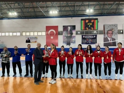 TÜSF Türkiye Voleybol Şampiyonası eleme müsabakaları tamamlandı
