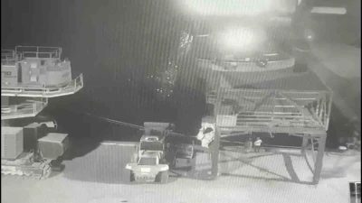 Tutuklanan kaptanın limanda gemisini incelerken görüntüleri ortaya çıktı
