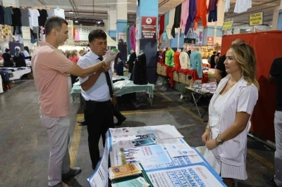 Tütün ürünlerinin zararlarını açtıkları stantta anlattılar
