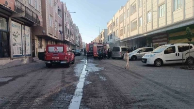 Tutuşan talaş iş yerini yaktı
