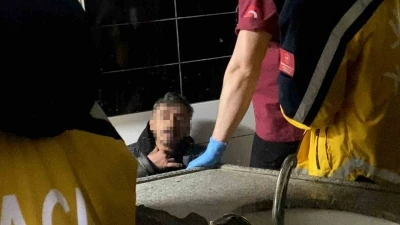 Tuvalette hareketsiz bulundu, uyuduğu ortaya &ccedil;ıktı
