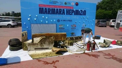 Tuzla&rsquo;da deniz dibi temizliği: Batık teknelerin kalıntıları &ccedil;ıkarıldı
