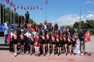 Tuzla&rsquo;da spor ve sanat dolu 19 Mayıs coşkusu
