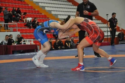 U15 T&uuml;rkiye G&uuml;reş Şampiyonası Kars&rsquo;ta devam ediyor
