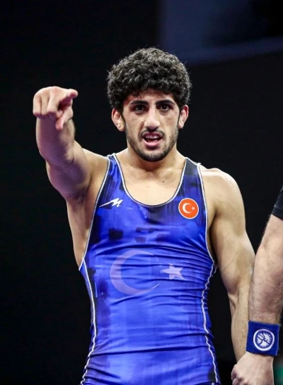 U23 Avrupa Şampiyonası&rsquo;nda Azat Sarıyar&rsquo;dan bronz madalya

