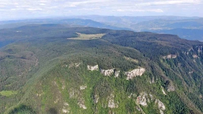 Üç ilin kesişim noktasında manzarasıyla mest eden zirve keşfedilmeyi bekliyor
