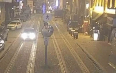 &Uuml;&ccedil; kişinin &ouml;ld&uuml;ğ&uuml; bar saldırısının dehşet anları
