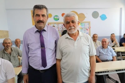 &Uuml;&ccedil; nesli bir araya getiren duygu y&uuml;kl&uuml; buluşma
