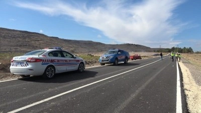 Üç tekerlekli elektrikli motosiklet devrildi: Karı koca ağır yaralandı