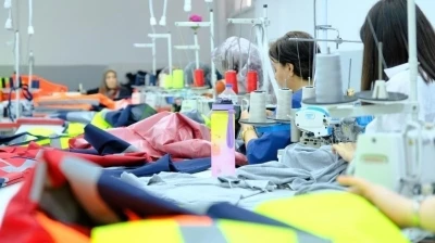 &Uuml;cretli &ccedil;alışan sayısı yıllık y&uuml;zde 1,8 arttı
