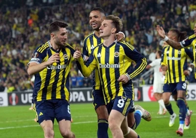 UEFA Avrupa Ligi: Fenerbahçe: 2 - Nice: 1 (İlk yarı)
