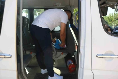 UKOME ekipleri servis araçlarını inceliyor
