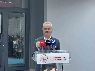 Ulaştırma Bakanı Uraloğlu: &quot;2025 yılının ilk 8 ayında 26 bin 264 gemi trafiği gerçekleşti&quot;
