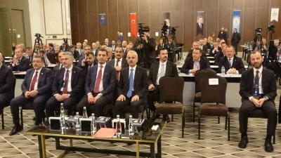 Ulaştırma ve Altyapı Bakanı Uraloğlu: "Karadeniz&rsquo;e demiryolu Samsun&rsquo;dan Sarp&rsquo;a uzanacak"
