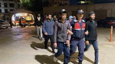 &Uuml;lkeye ka&ccedil;ak yollarla giren 7 şahıs yakalandı
