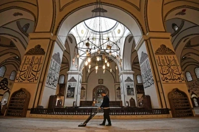 Ulu Cami, teravihlere hazır
