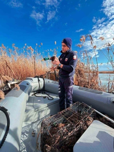 Uluabat G&ouml;l&uuml;&rsquo;nde usuls&uuml;z avlananlara 431 bin TL ceza
