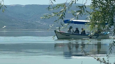 Uluabat G&ouml;l&uuml;&rsquo;n&uuml;n suları &ccedil;ekildi; G&ouml;lyazı&rsquo;da hayat normale d&ouml;nd&uuml;
