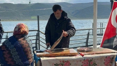 Ulubat G&ouml;l&uuml;&rsquo;nde su &ccedil;ok olunca yakalanamayan turna sezonu pahalı a&ccedil;ıldı
